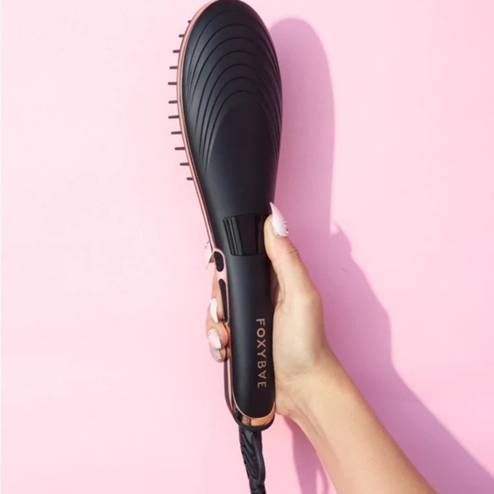 Foxybae  ROSE GOLD STRAIGHTENING BRUSH